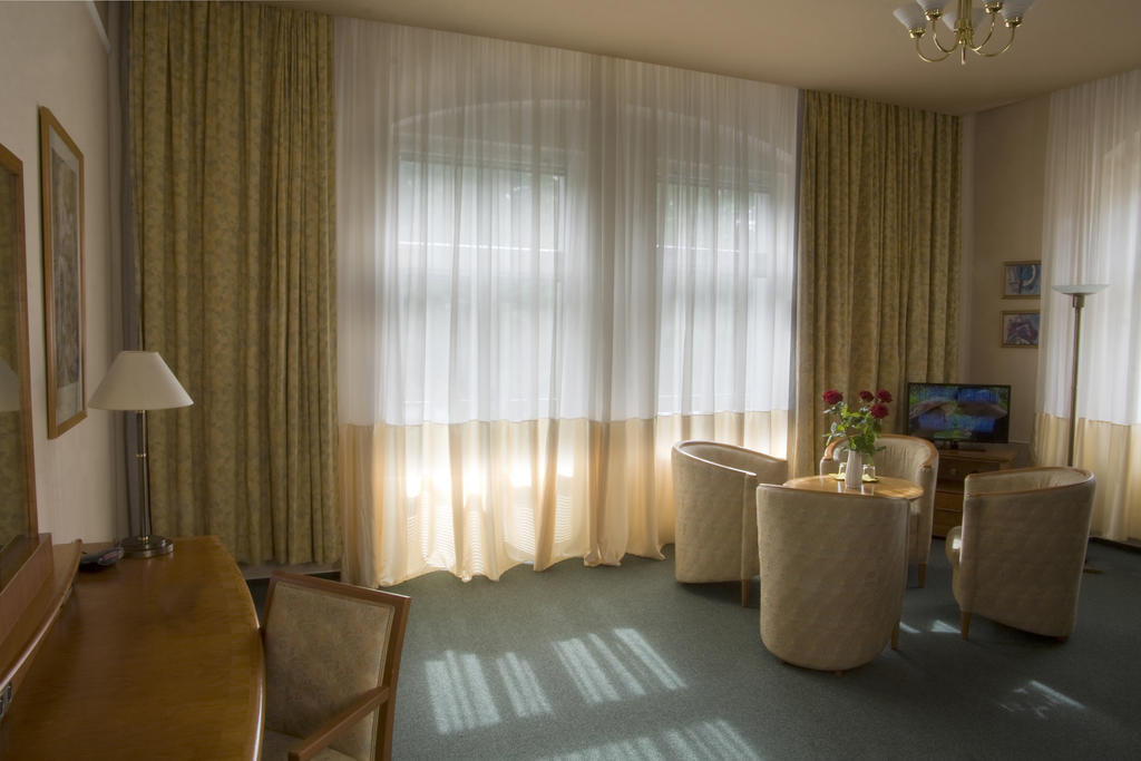 Dr. Adler Spa & Kurhotel Frantiskovy Lazne Exterior photo