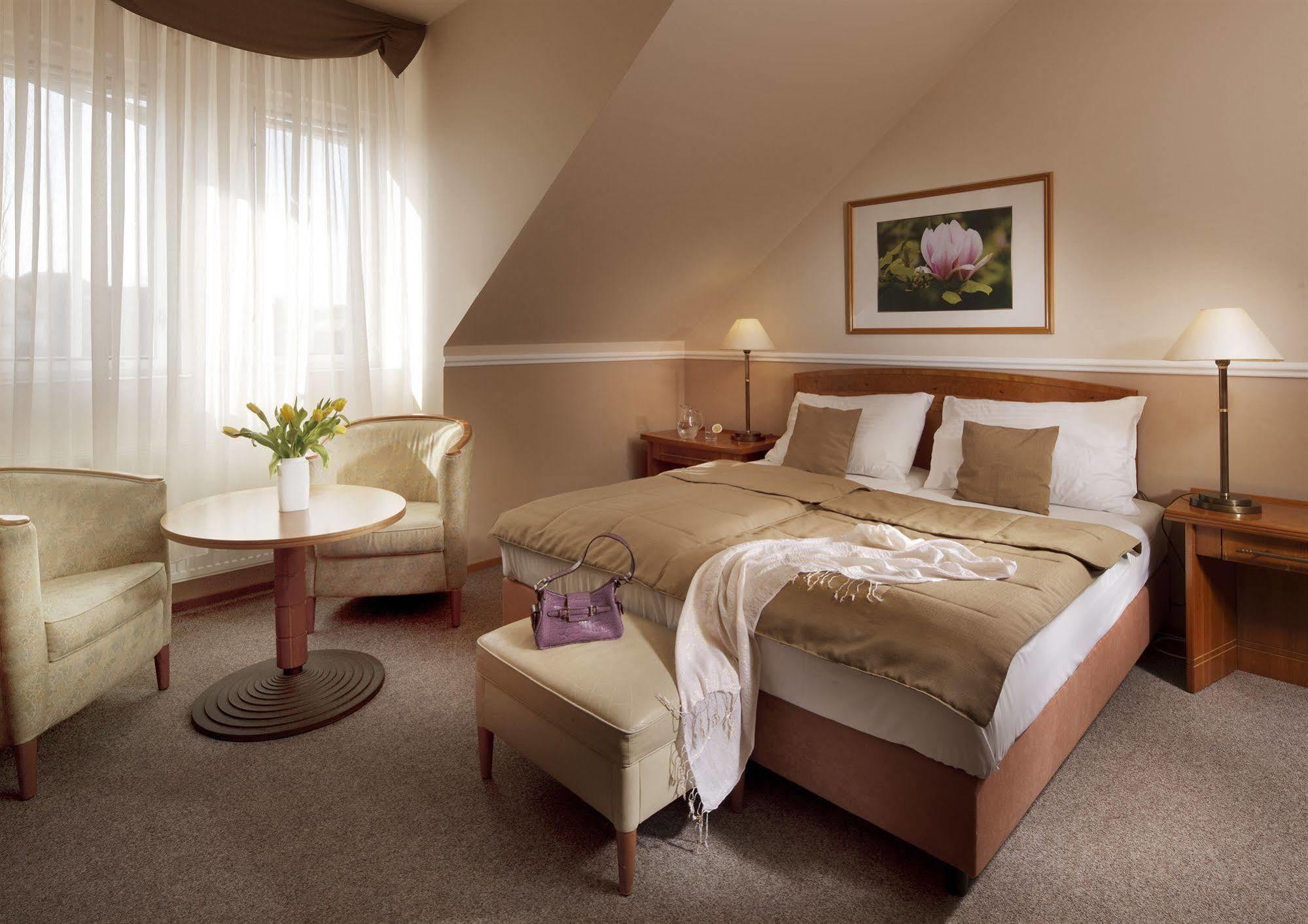 Dr. Adler Spa & Kurhotel Frantiskovy Lazne Exterior photo